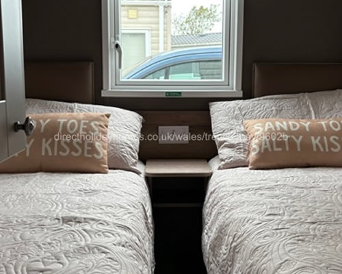 Twin bedroom inside Elms 26 at Trecco Bay