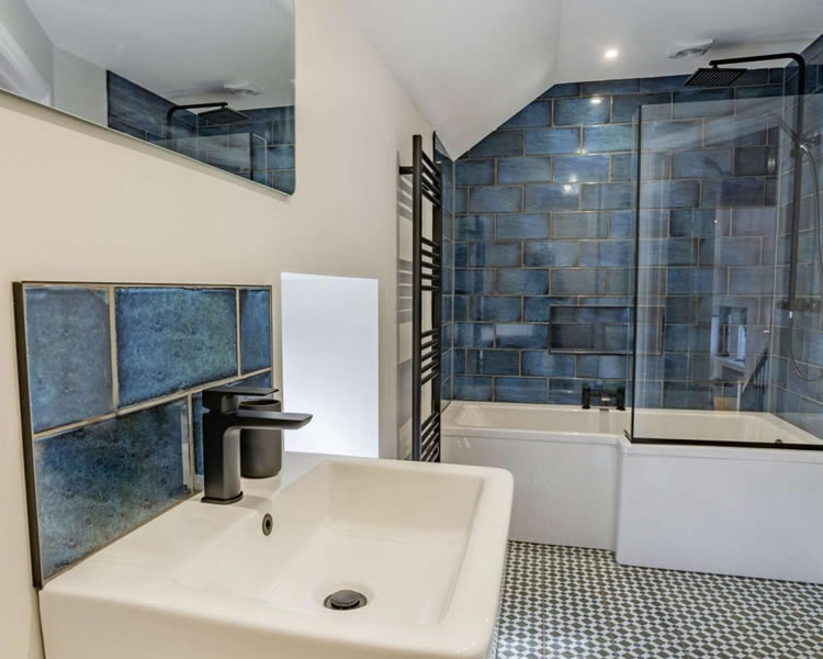 Luxury en-suite bedroom at The Welsh Barn