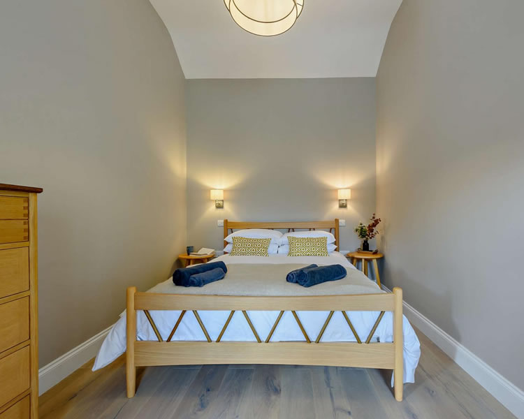 King-size bedroom at Y Beudy